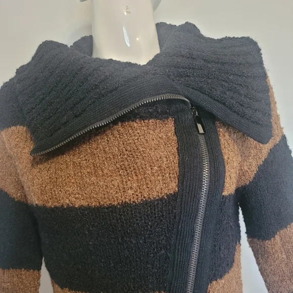 Le Chateau Long Zip Striped Sweater, BNWT, Size M - Picture 2 of 9